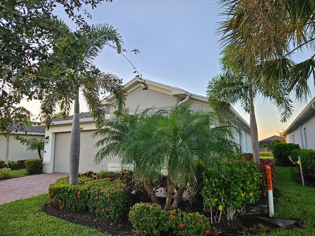 9985 SW Trumpet Tree Circle