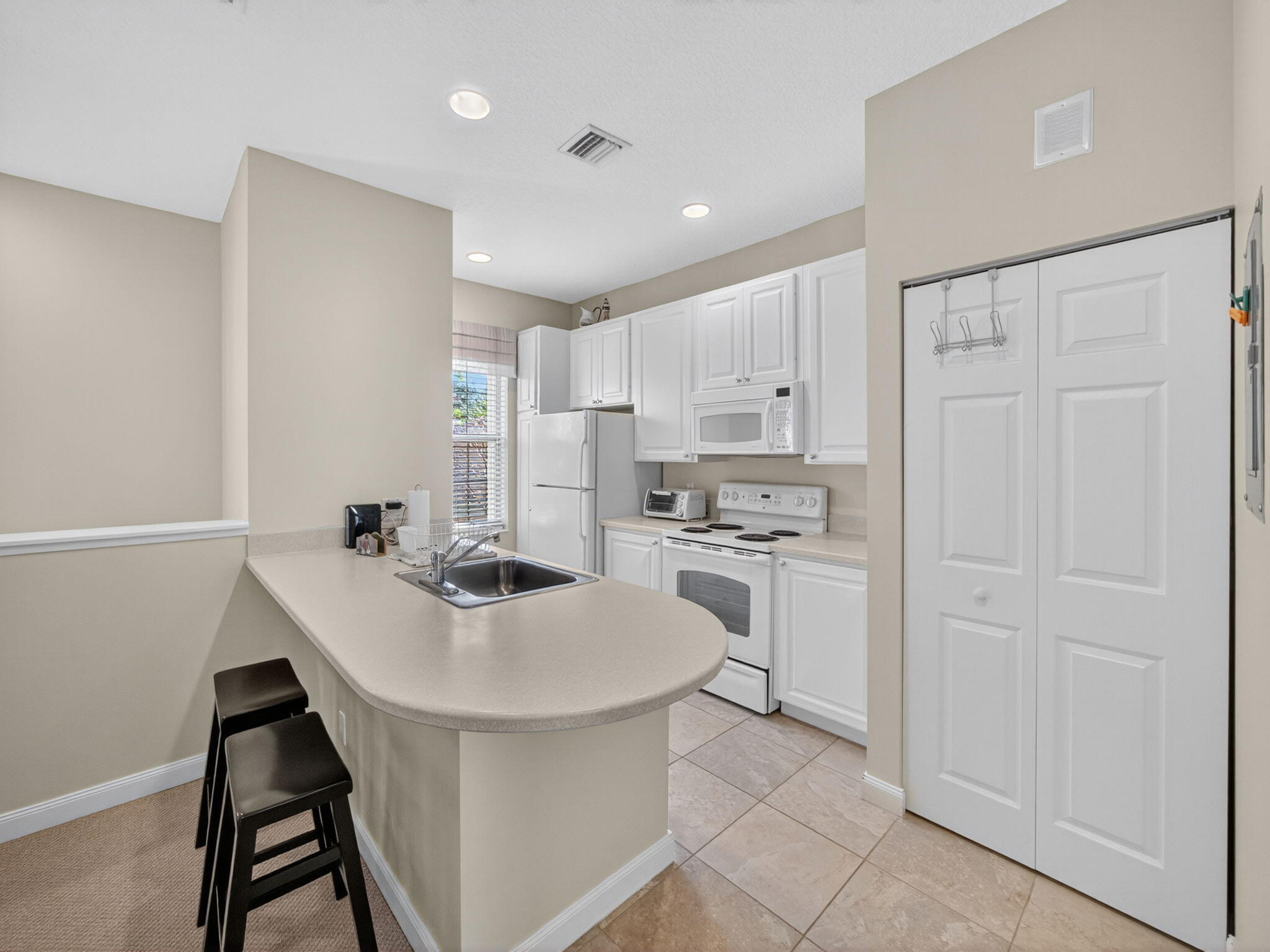 1833 Dakota Drive Retreat