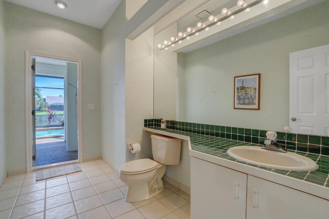 8951 SE Marina Bay Drive