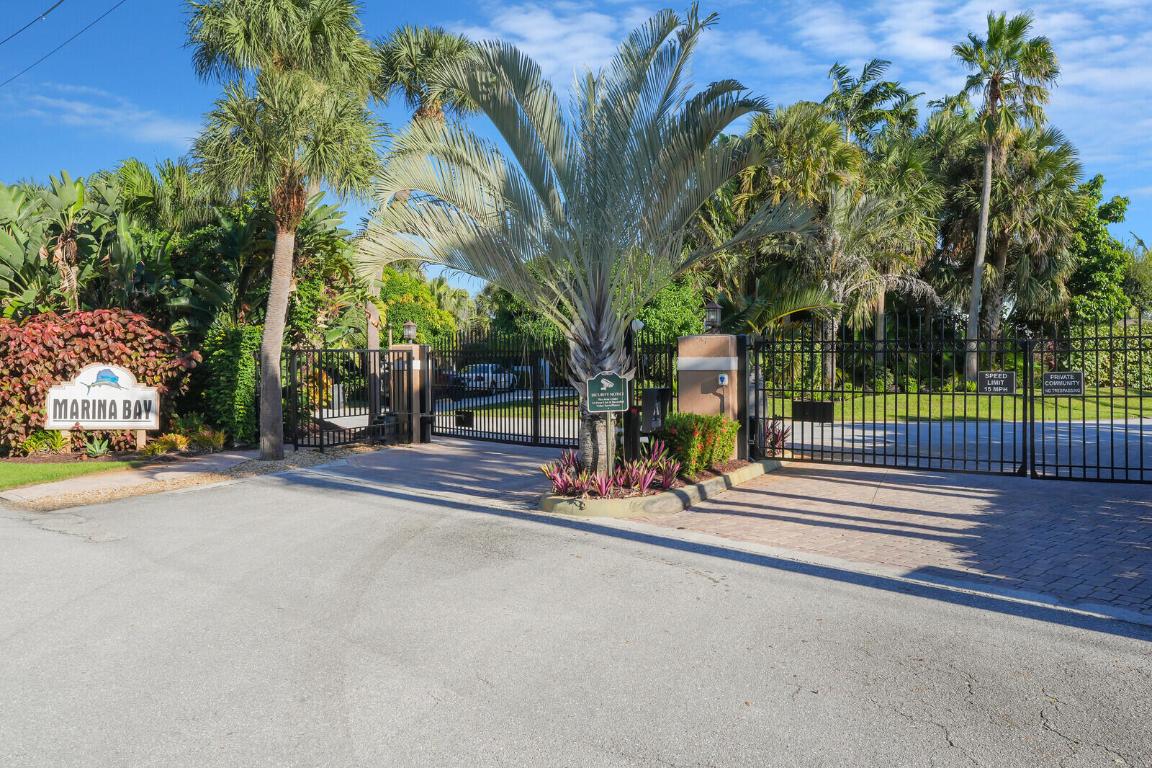 8951 SE Marina Bay Drive