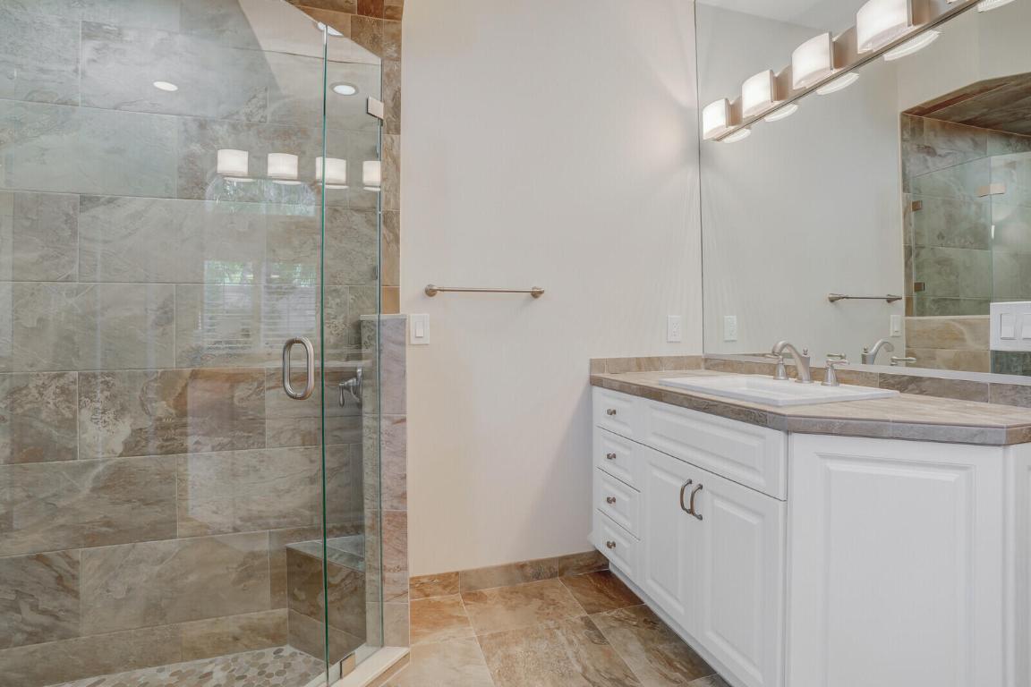 8951 SE Marina Bay Drive