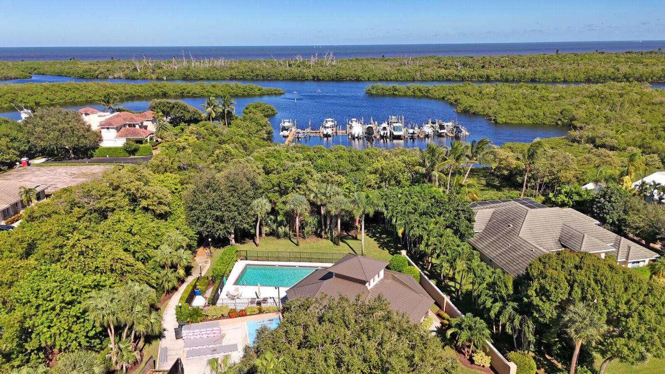 8951 SE Marina Bay Drive