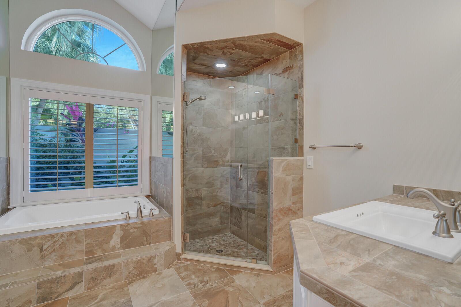 8951 SE Marina Bay Drive