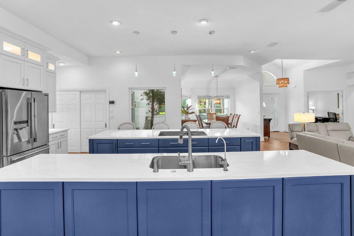 8951 SE Marina Bay Drive