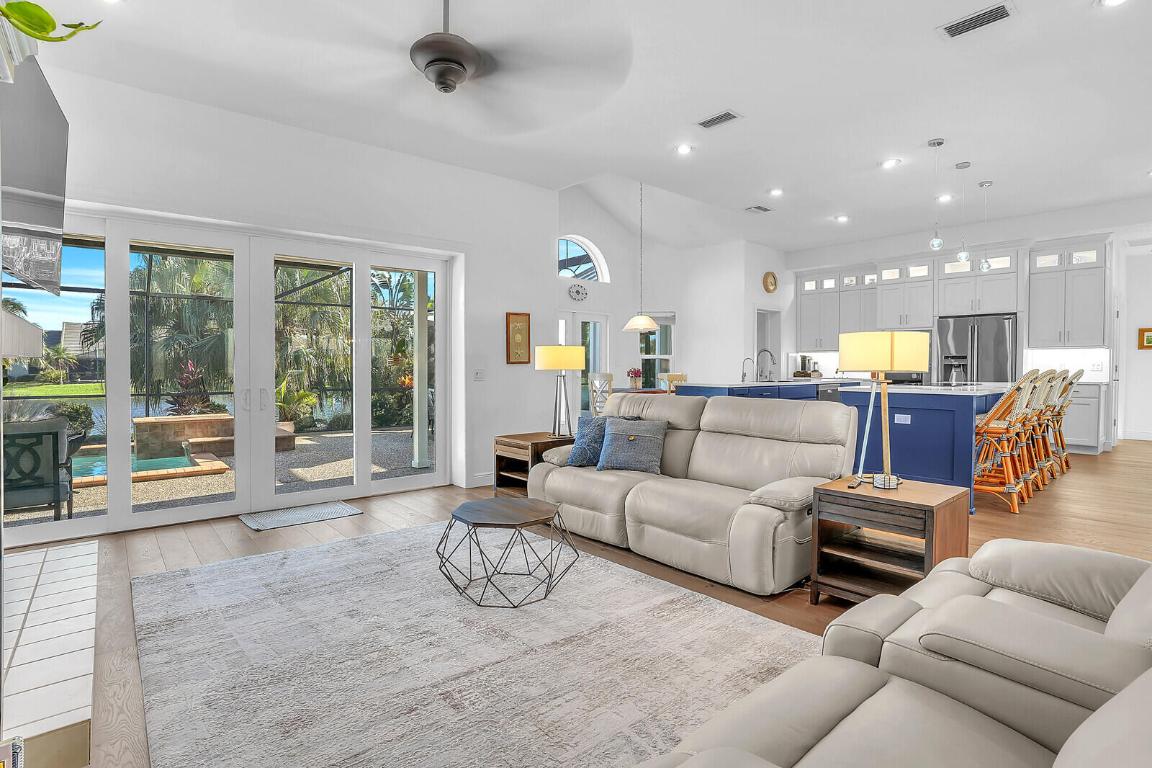 8951 SE Marina Bay Drive