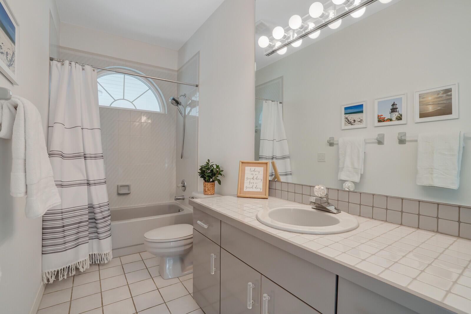 8951 SE Marina Bay Drive