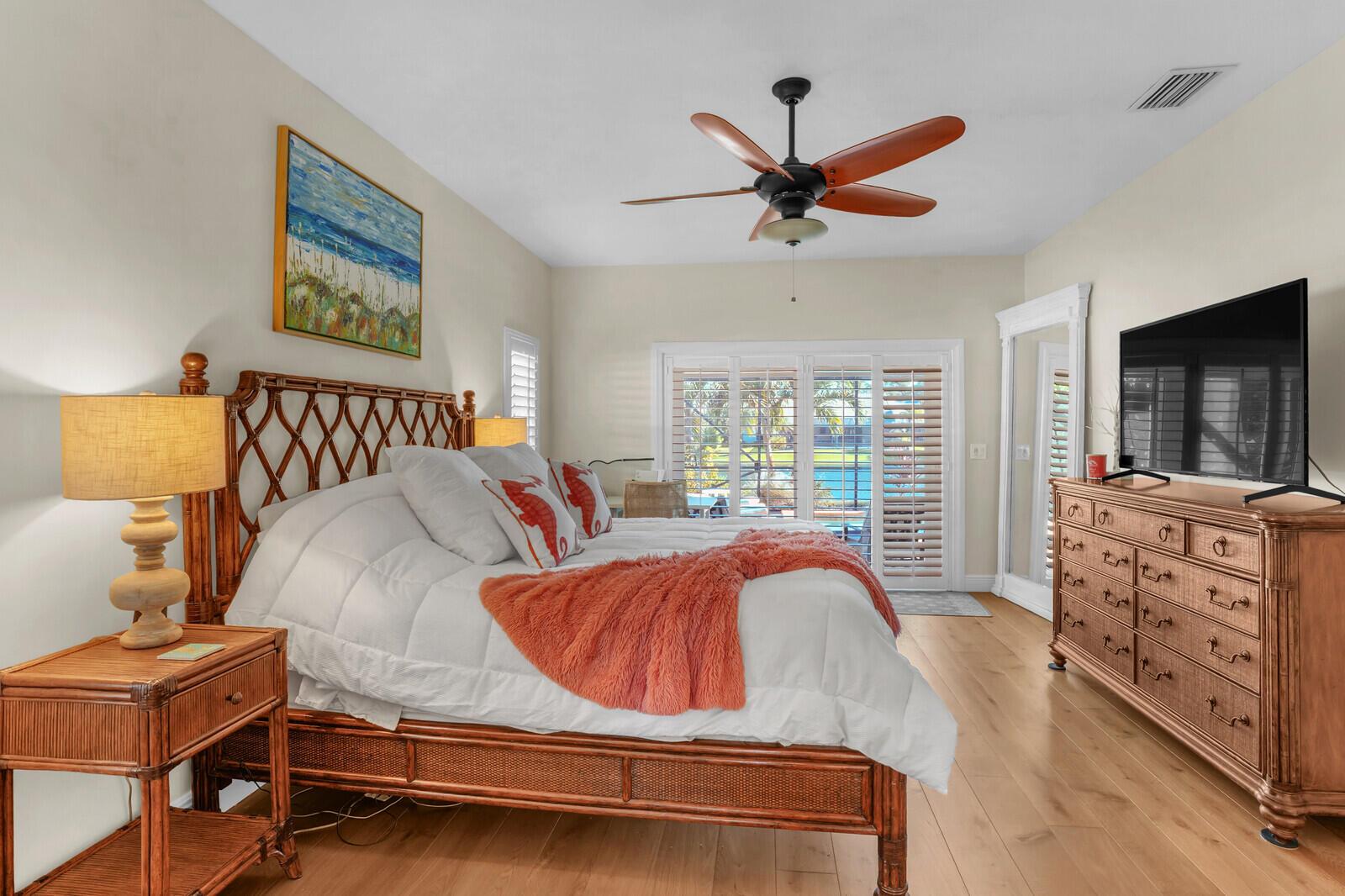 8951 SE Marina Bay Drive