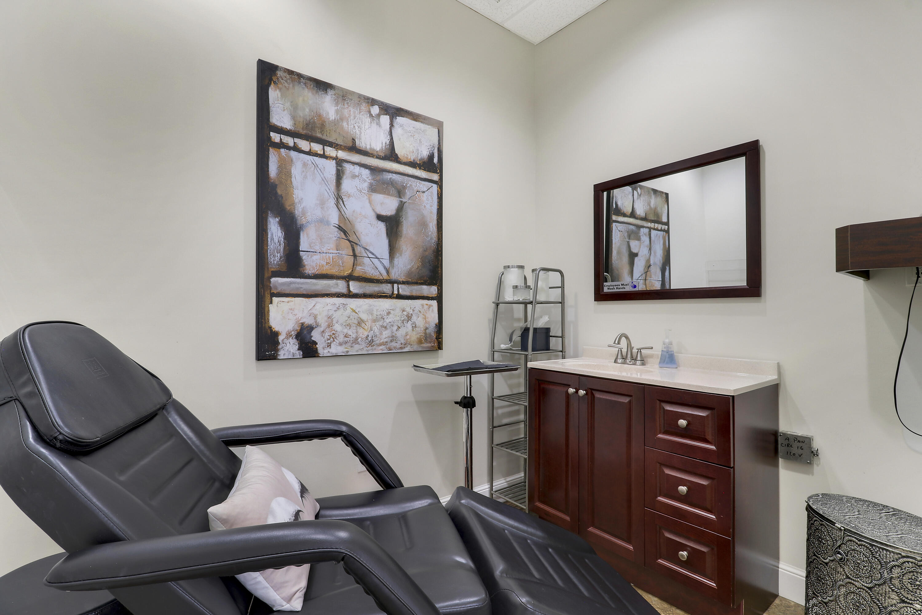 266 NW Peacock Boulevard 104