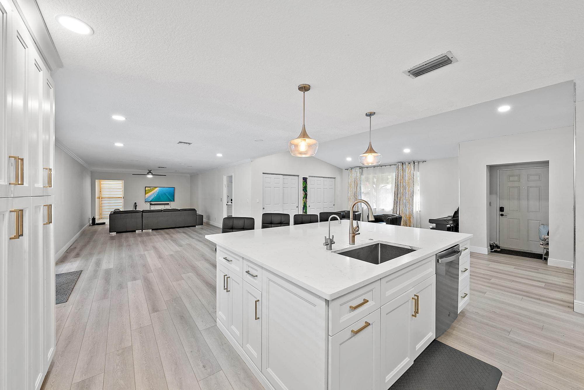 16338 Alexander Run