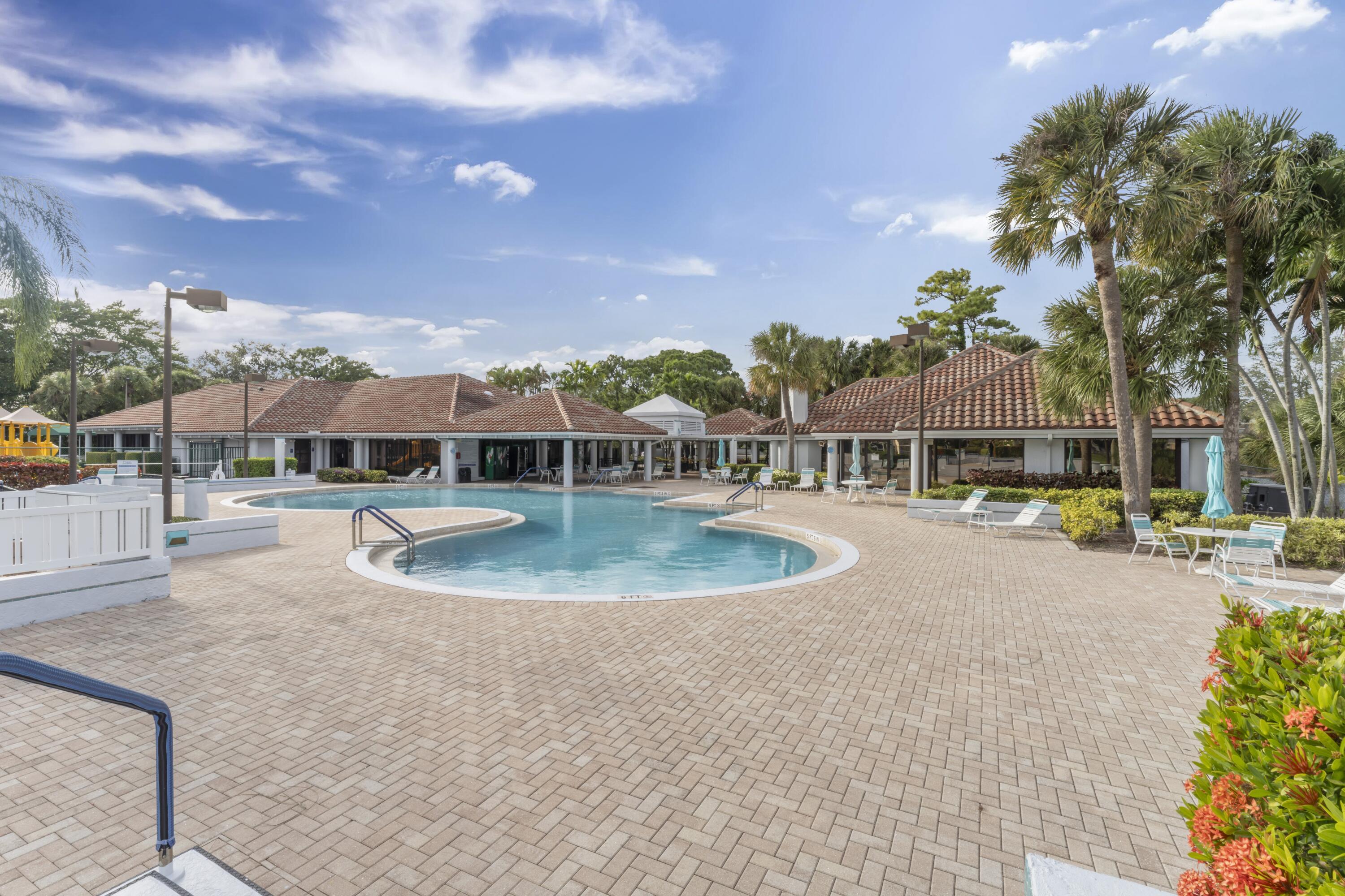 2705 Pointe Circle