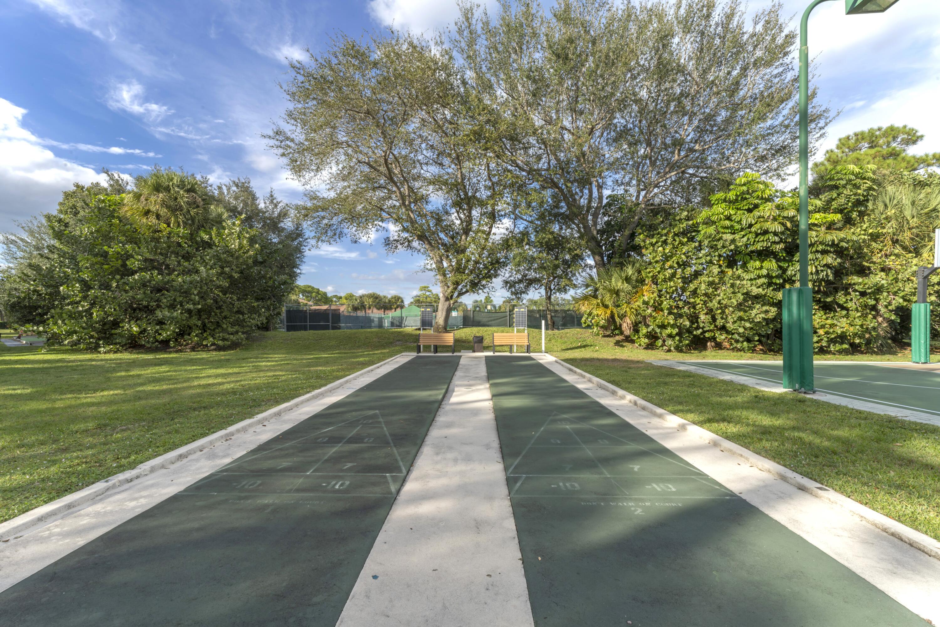 2705 Pointe Circle