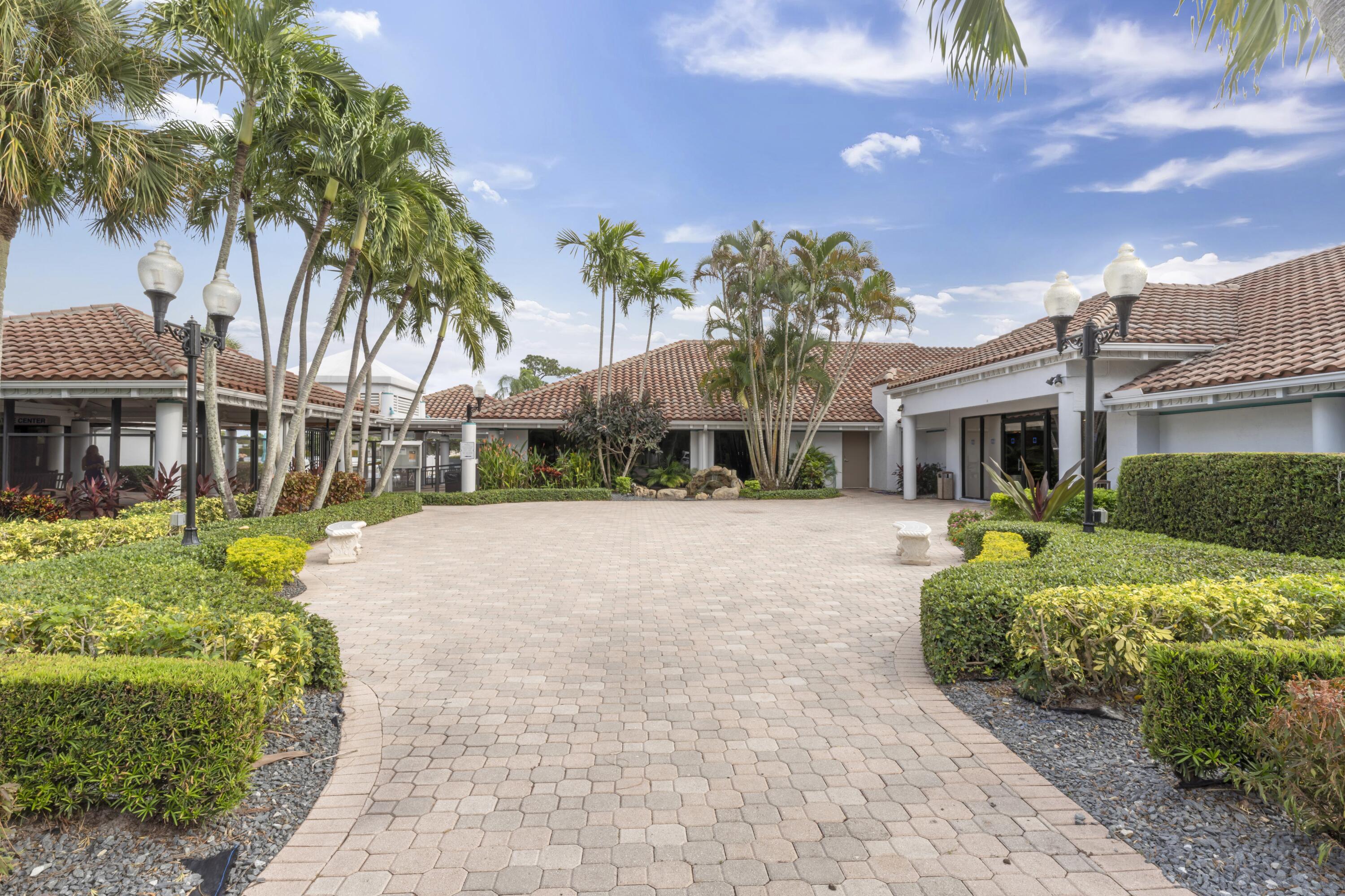 2705 Pointe Circle