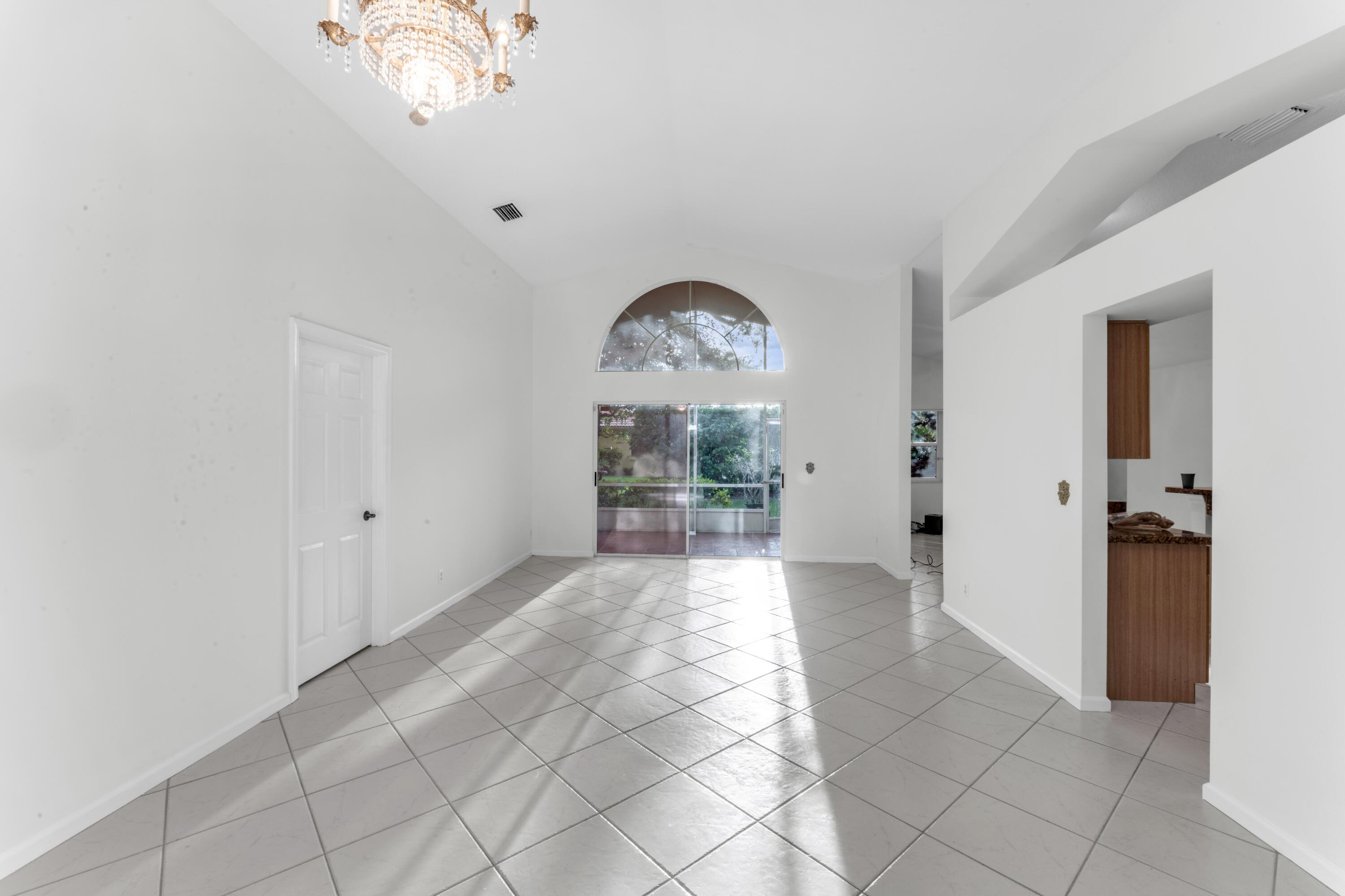 2705 Pointe Circle