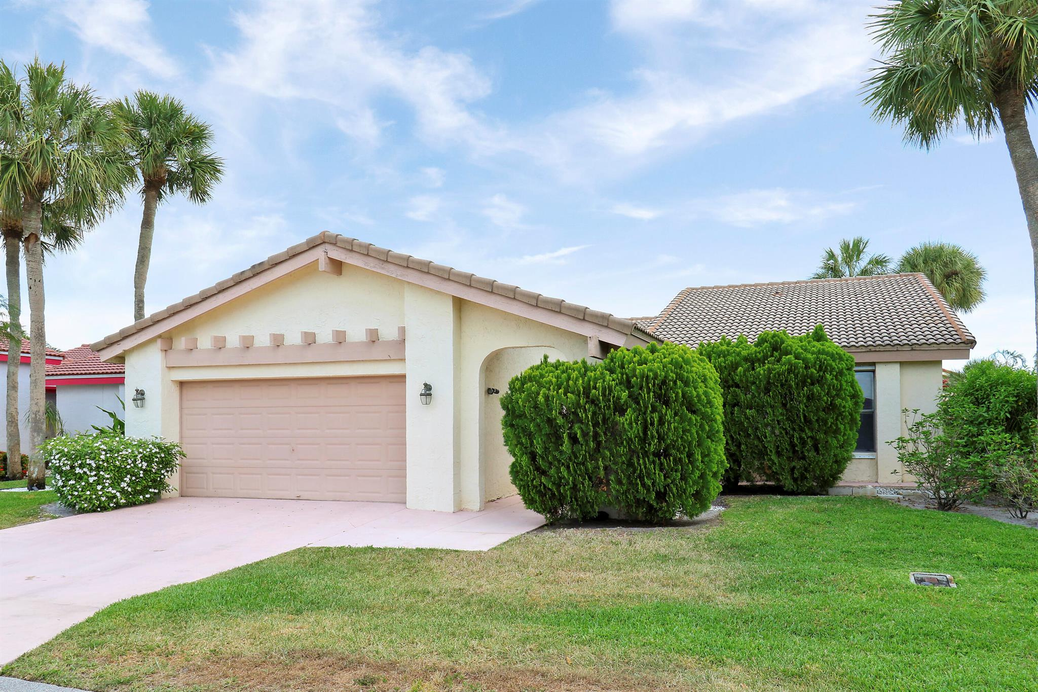 5695 Lakeview Mews Drive
