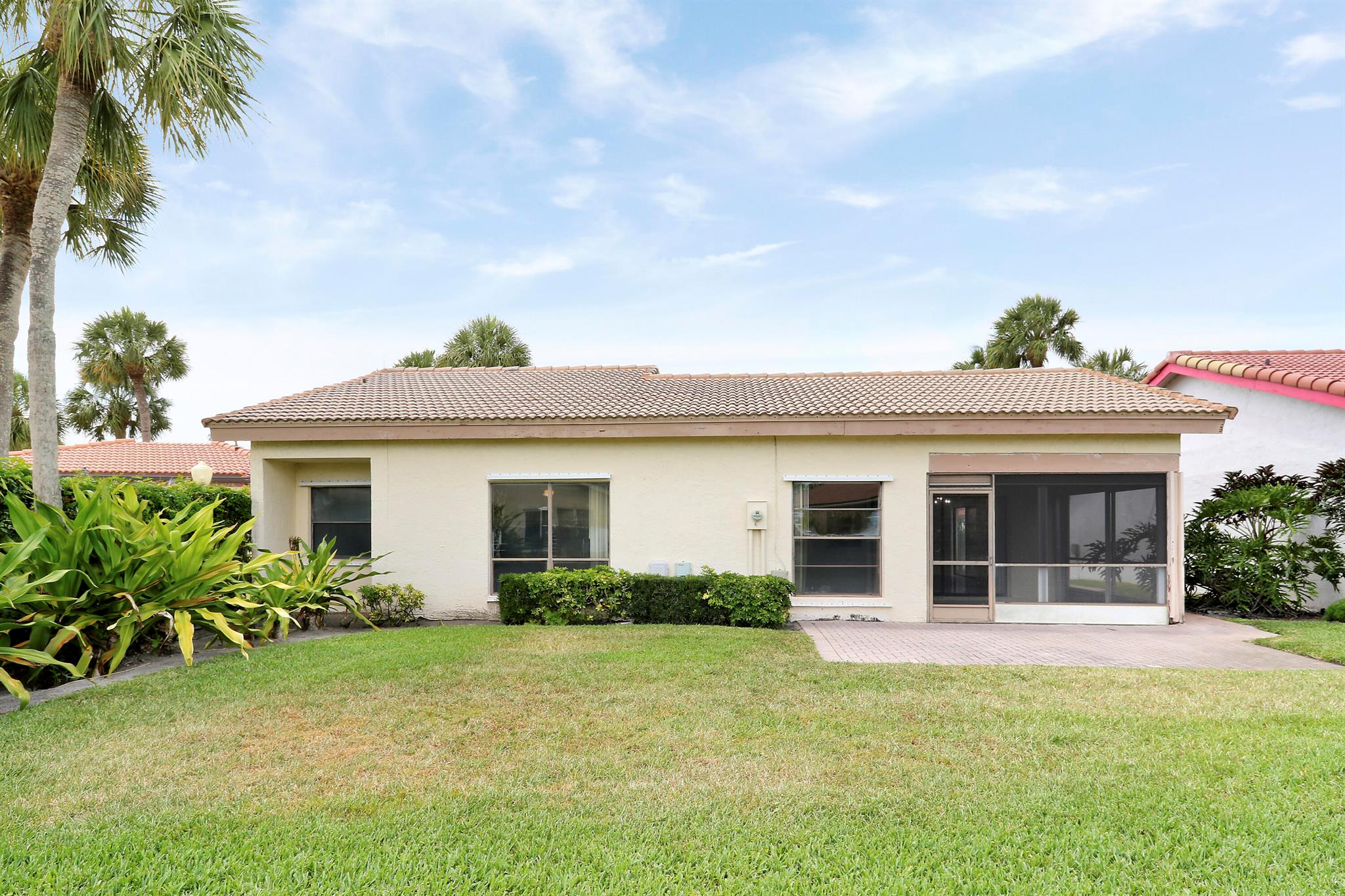 5695 Lakeview Mews Drive