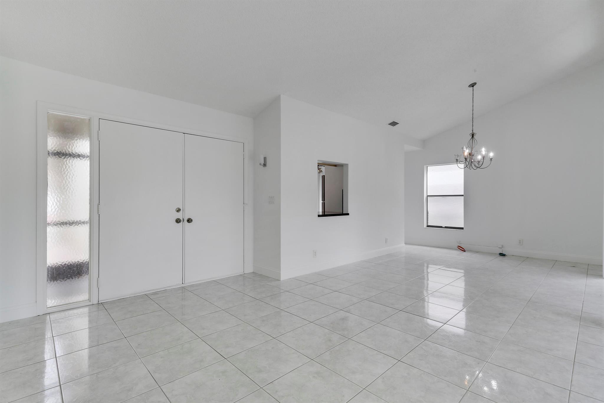 5695 Lakeview Mews Drive