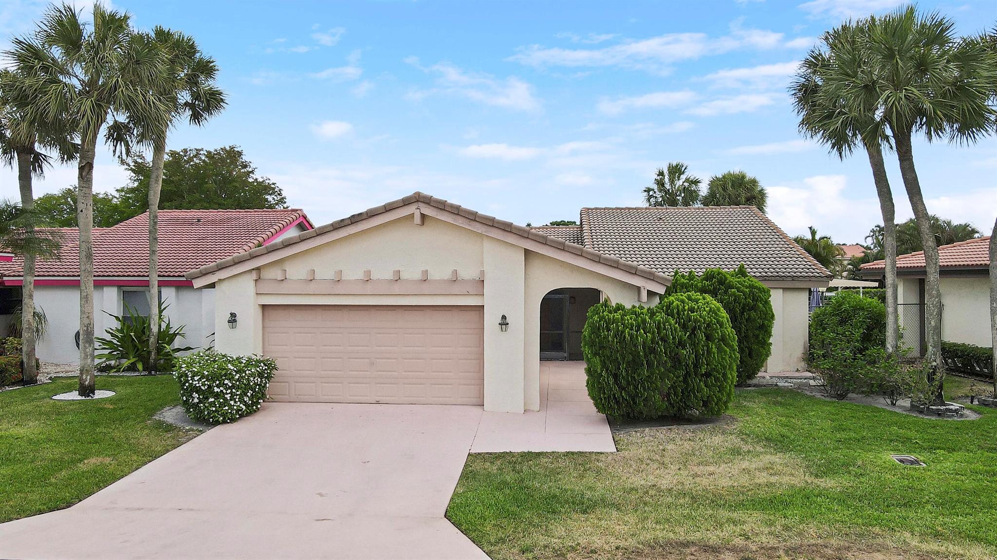 5695 Lakeview Mews Drive