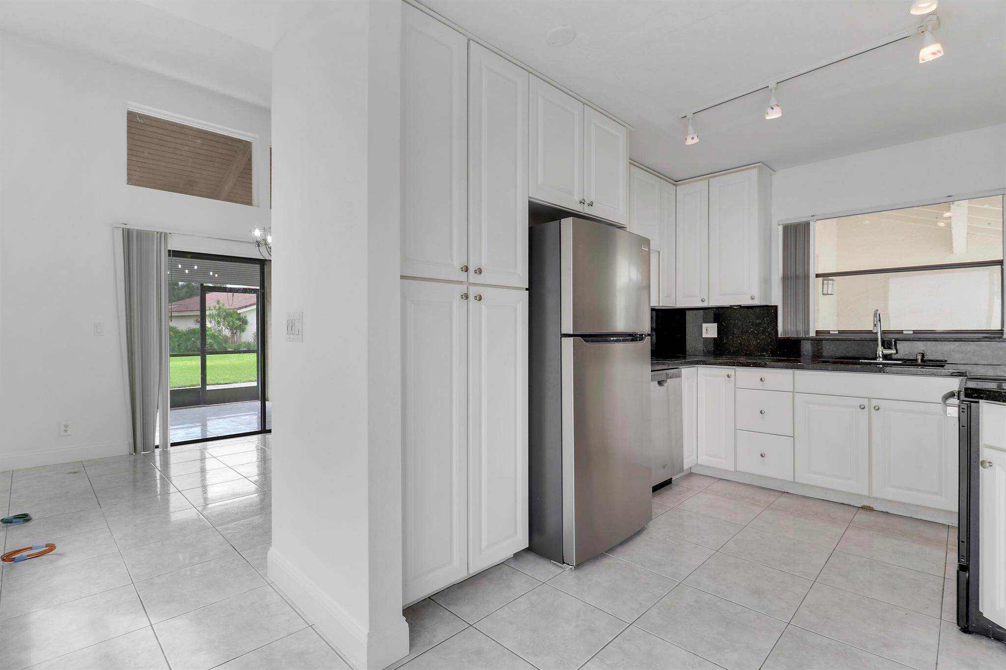 5695 Lakeview Mews Drive