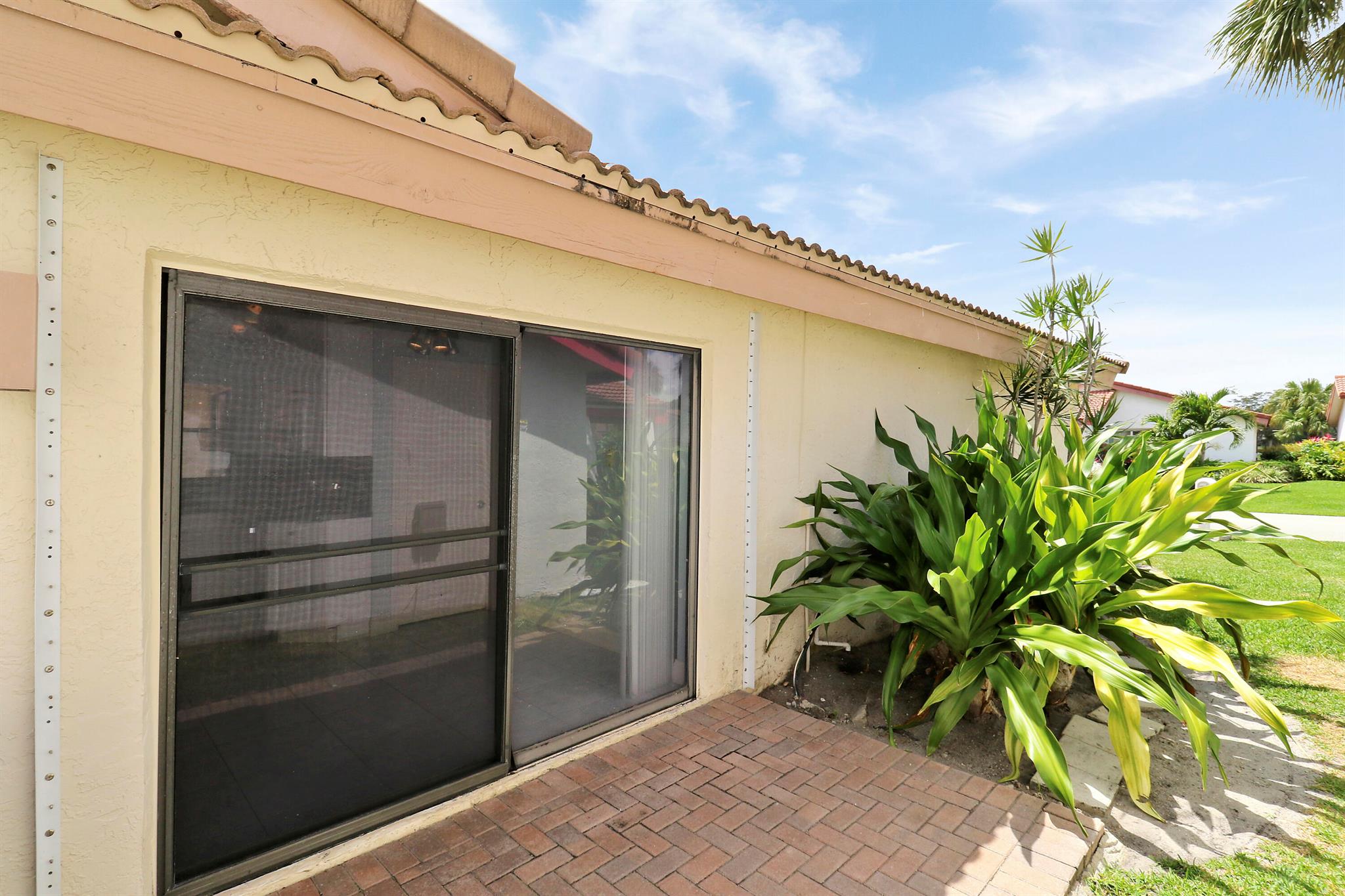 5695 Lakeview Mews Drive