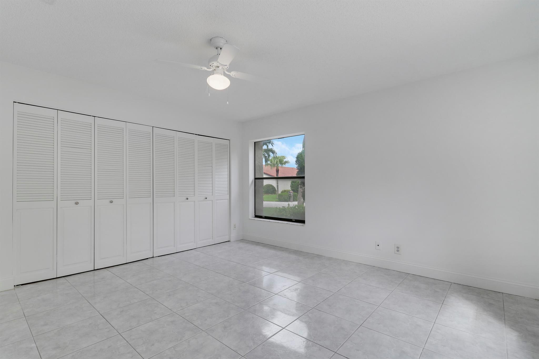 5695 Lakeview Mews Drive