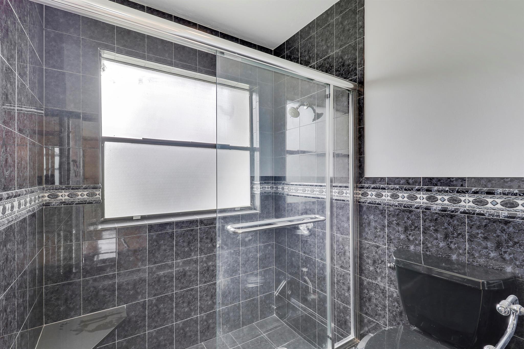 5695 Lakeview Mews Drive