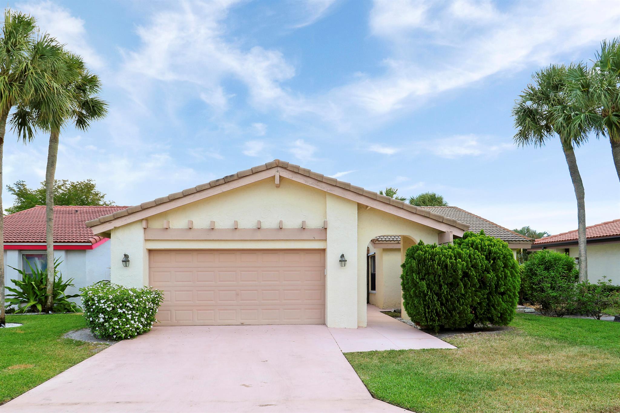 5695 Lakeview Mews Drive