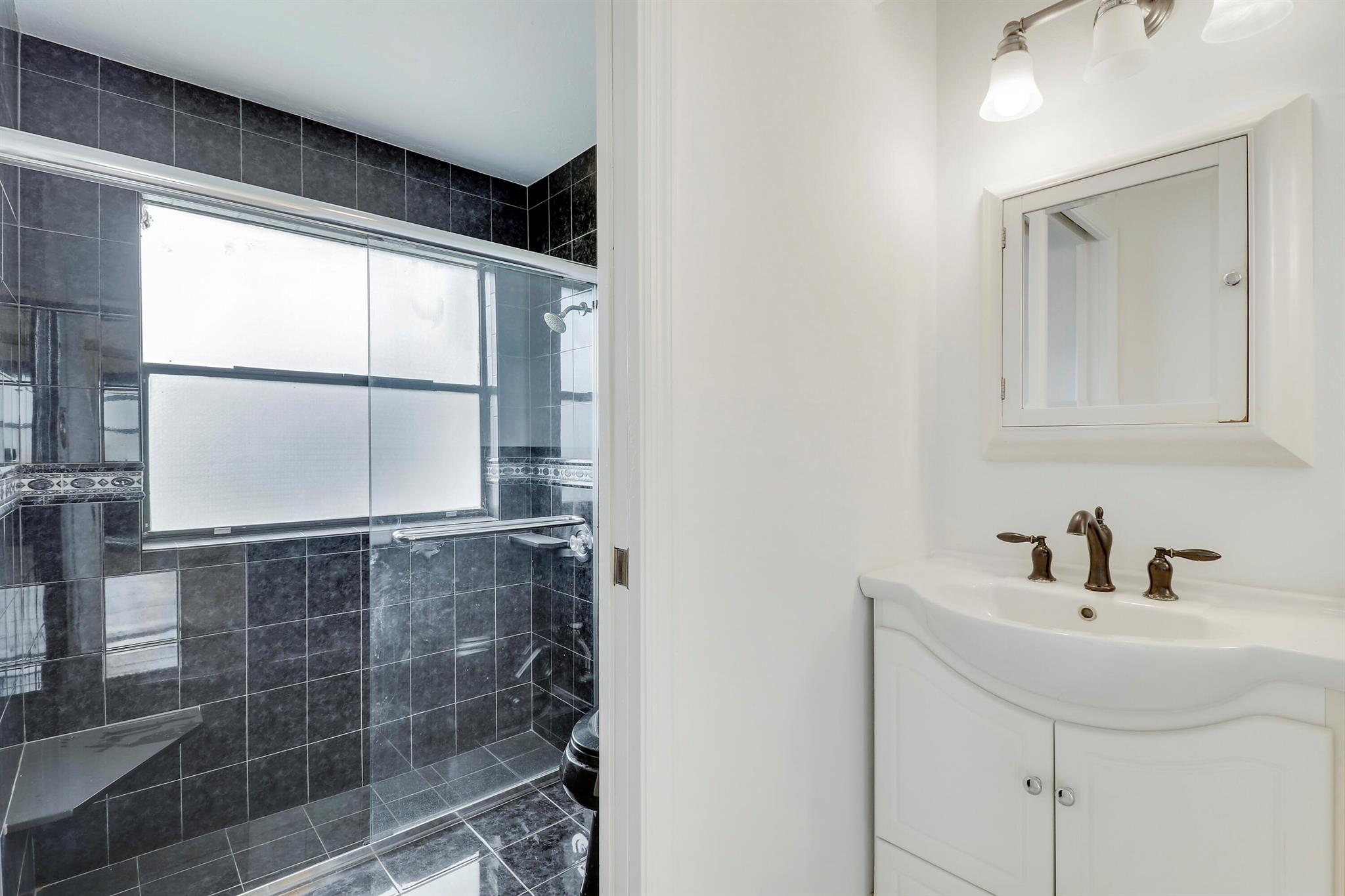 5695 Lakeview Mews Drive