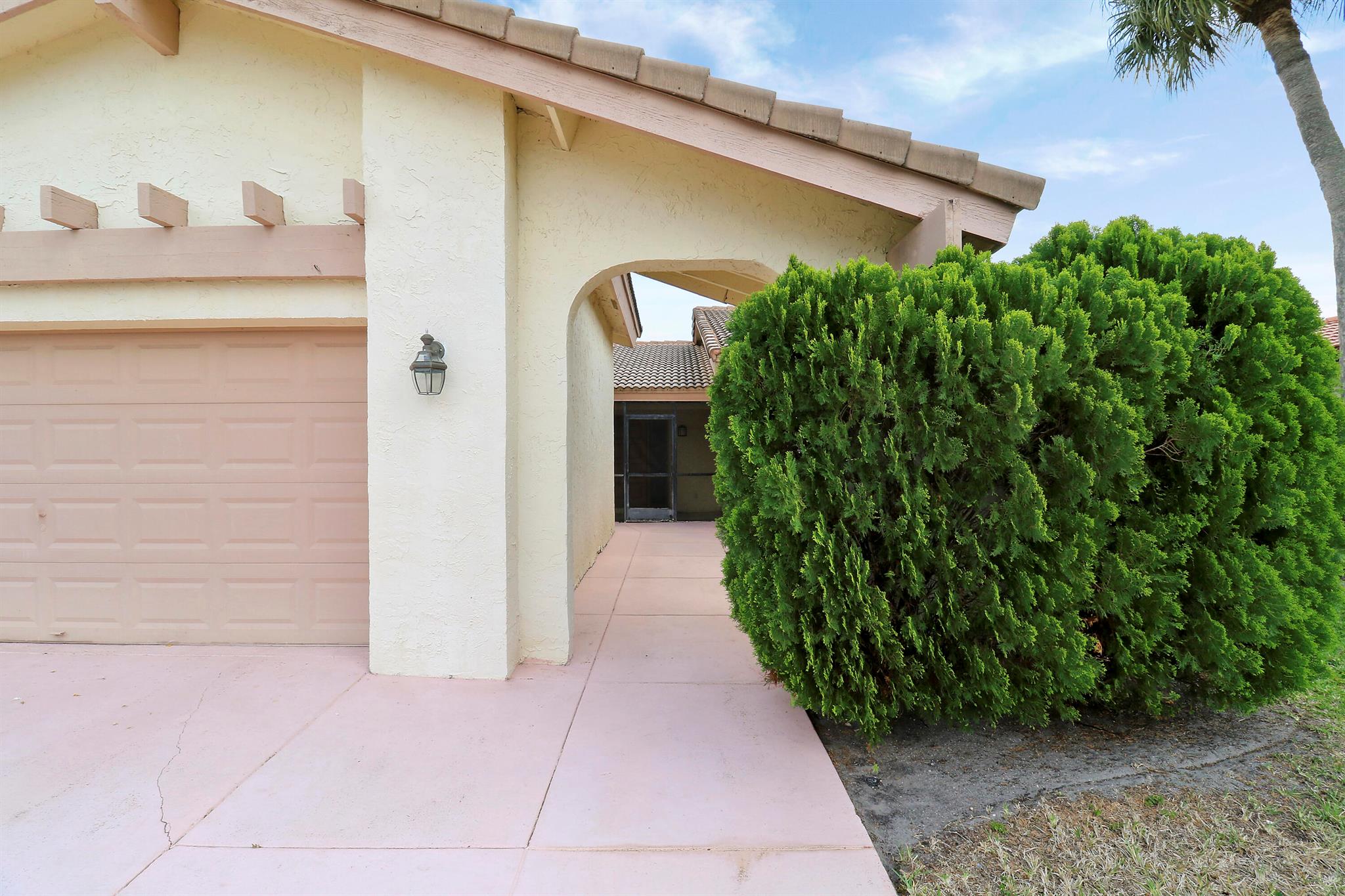 5695 Lakeview Mews Drive