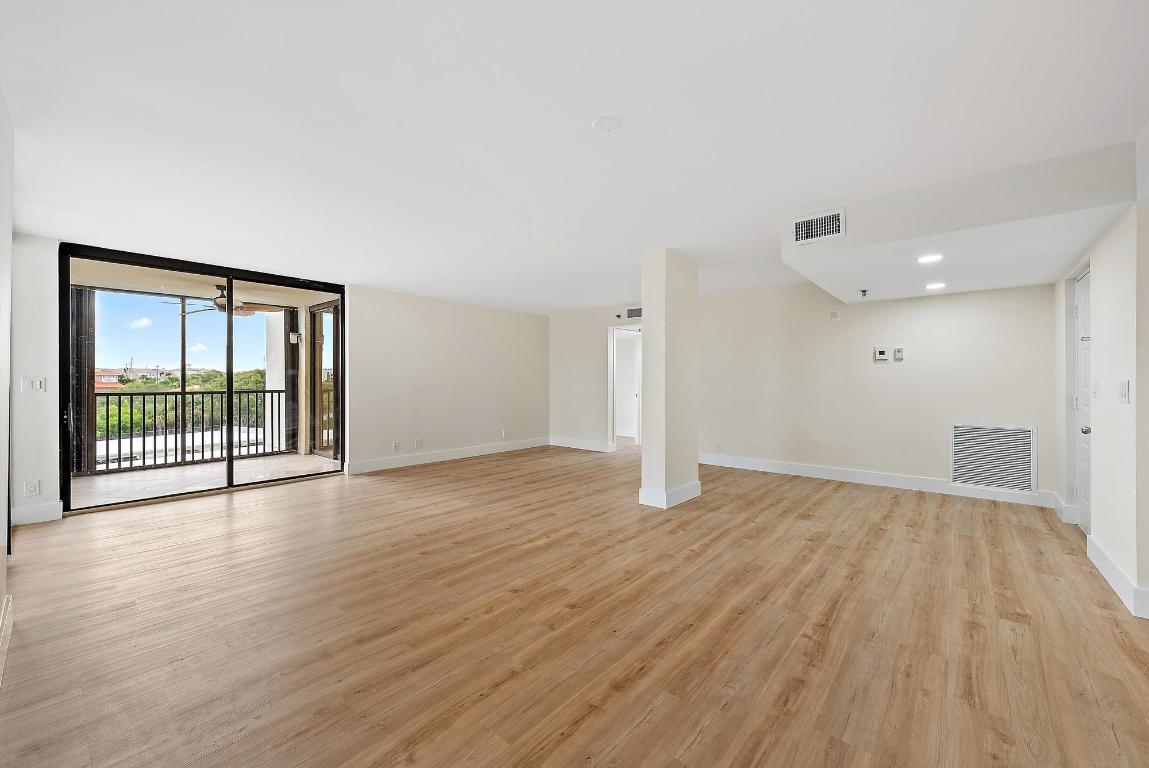 19800 Sandpointe Bay Drive 406