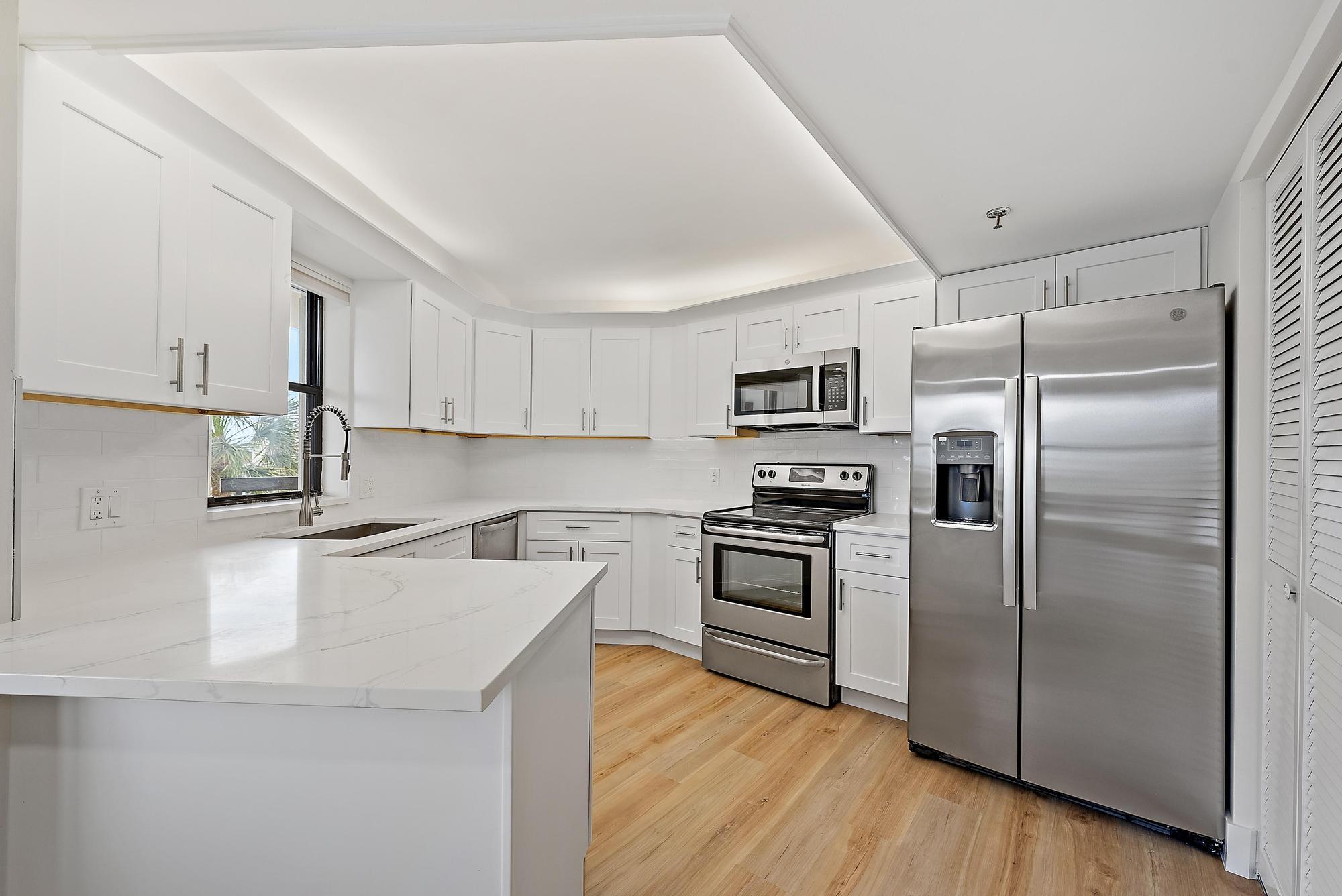 19800 Sandpointe Bay Drive 406