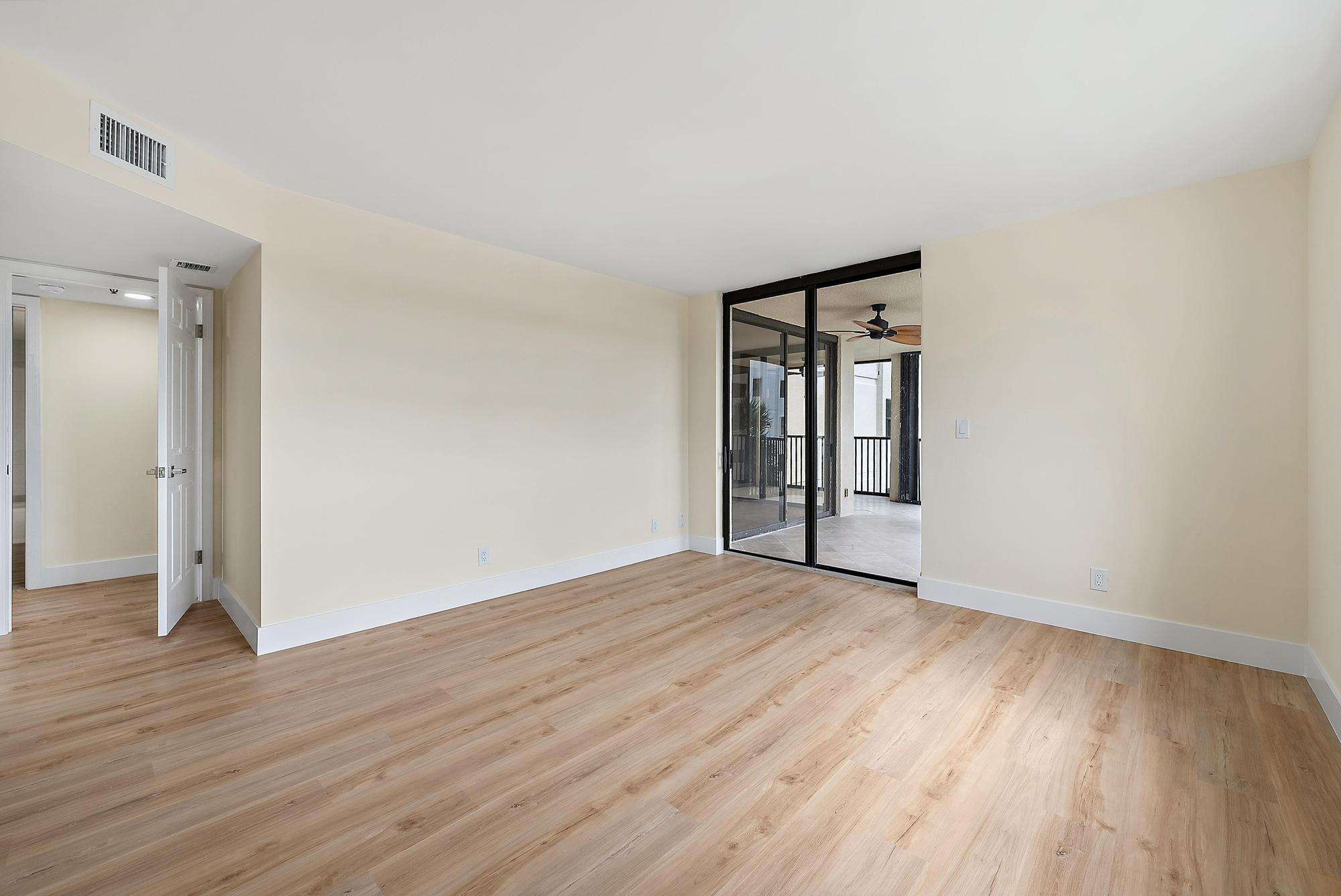 19800 Sandpointe Bay Drive 406