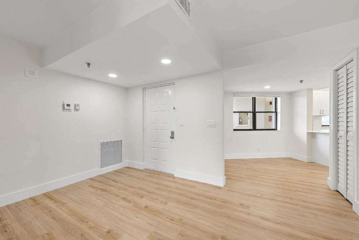 19800 Sandpointe Bay Drive 406