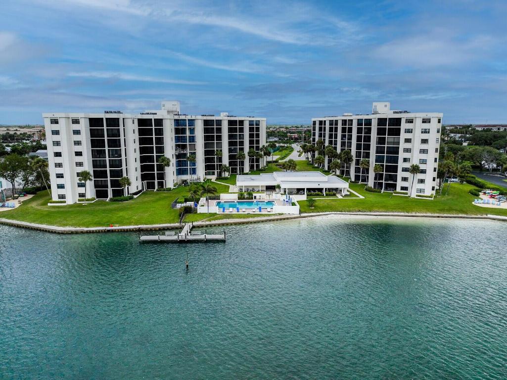 19800 Sandpointe Bay Drive 406