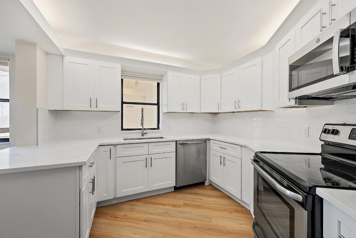 19800 Sandpointe Bay Drive 406