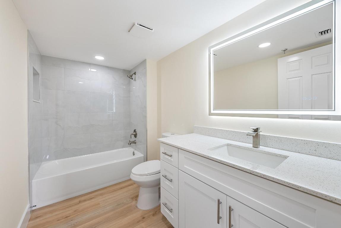 19800 Sandpointe Bay Drive 406