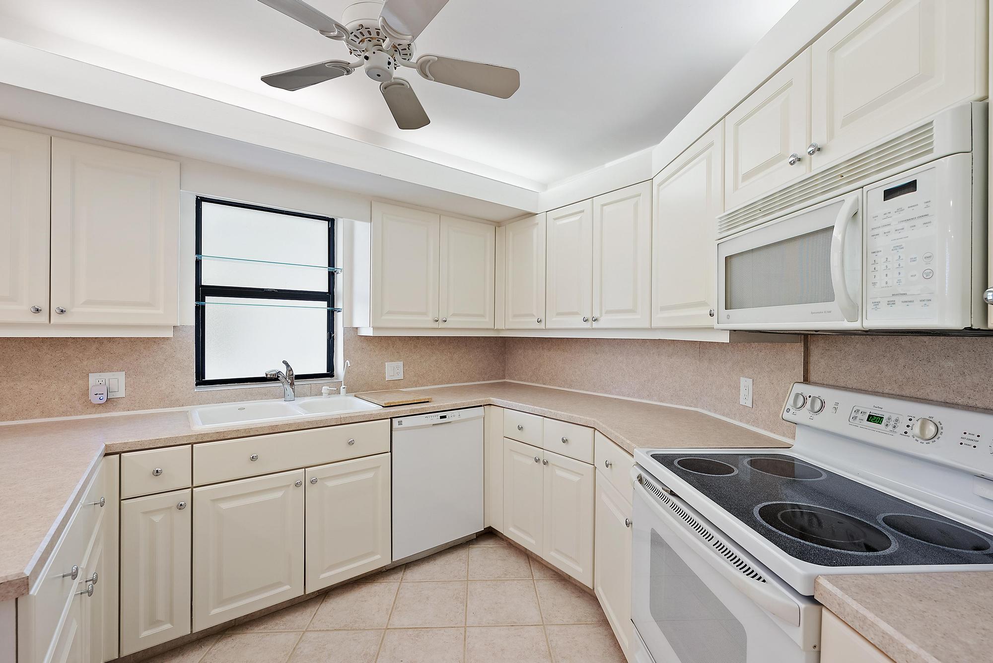 19800 Sandpointe Bay Drive 106
