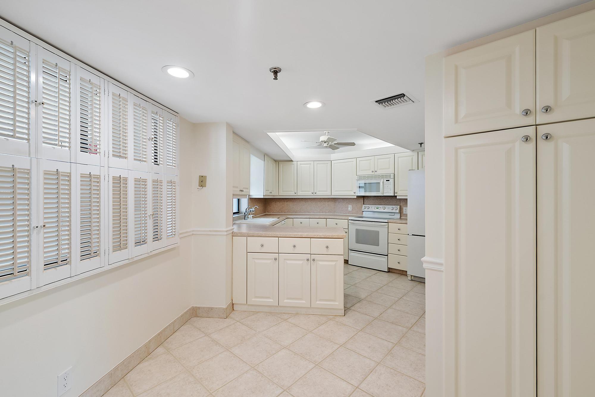 19800 Sandpointe Bay Drive 106