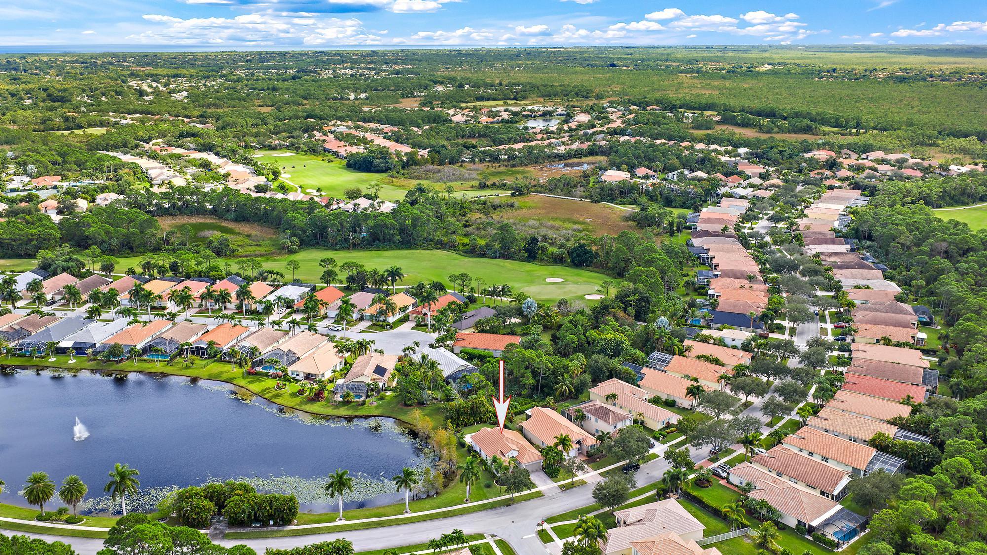 6784 SE Twin Oaks Circle