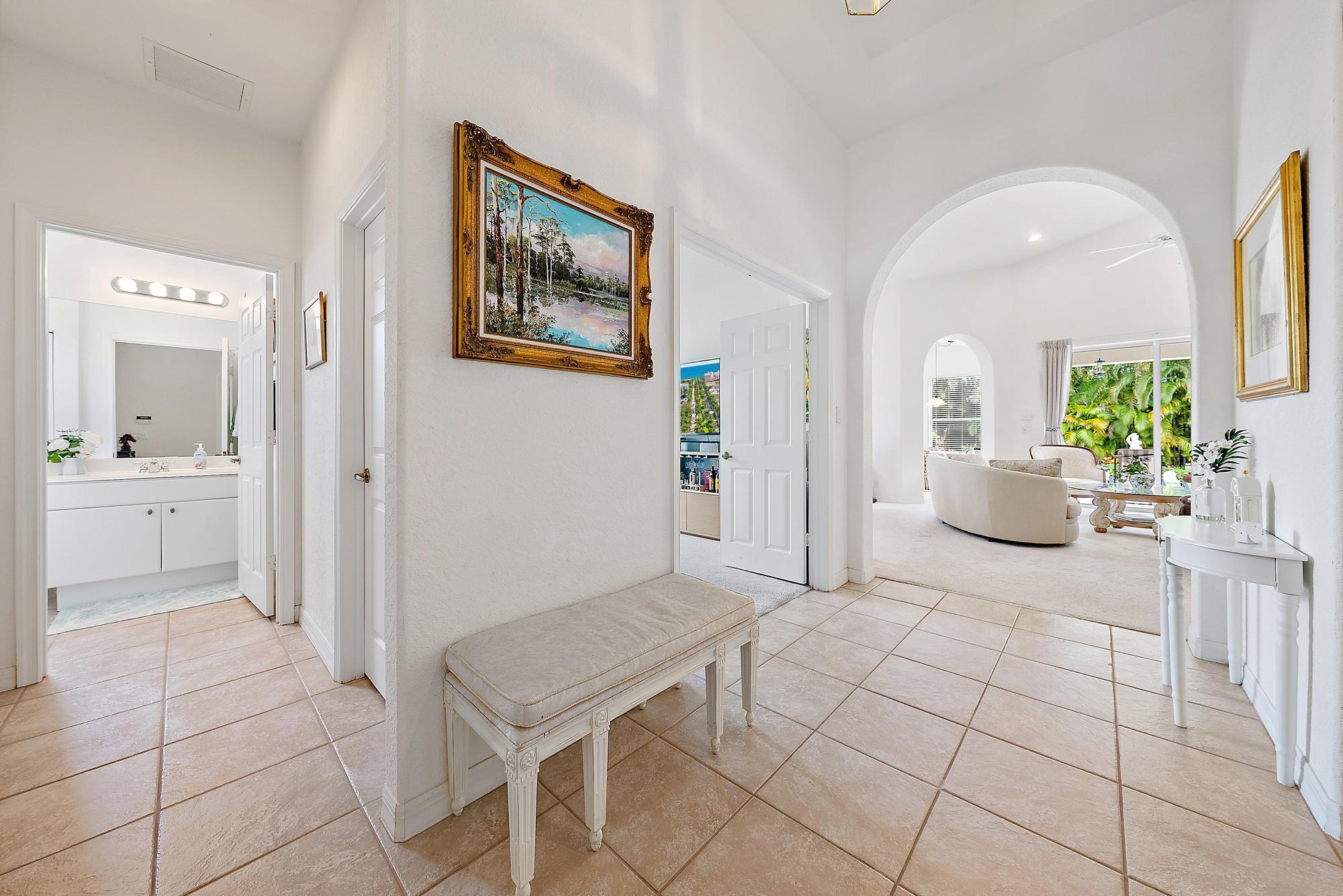 6784 SE Twin Oaks Circle