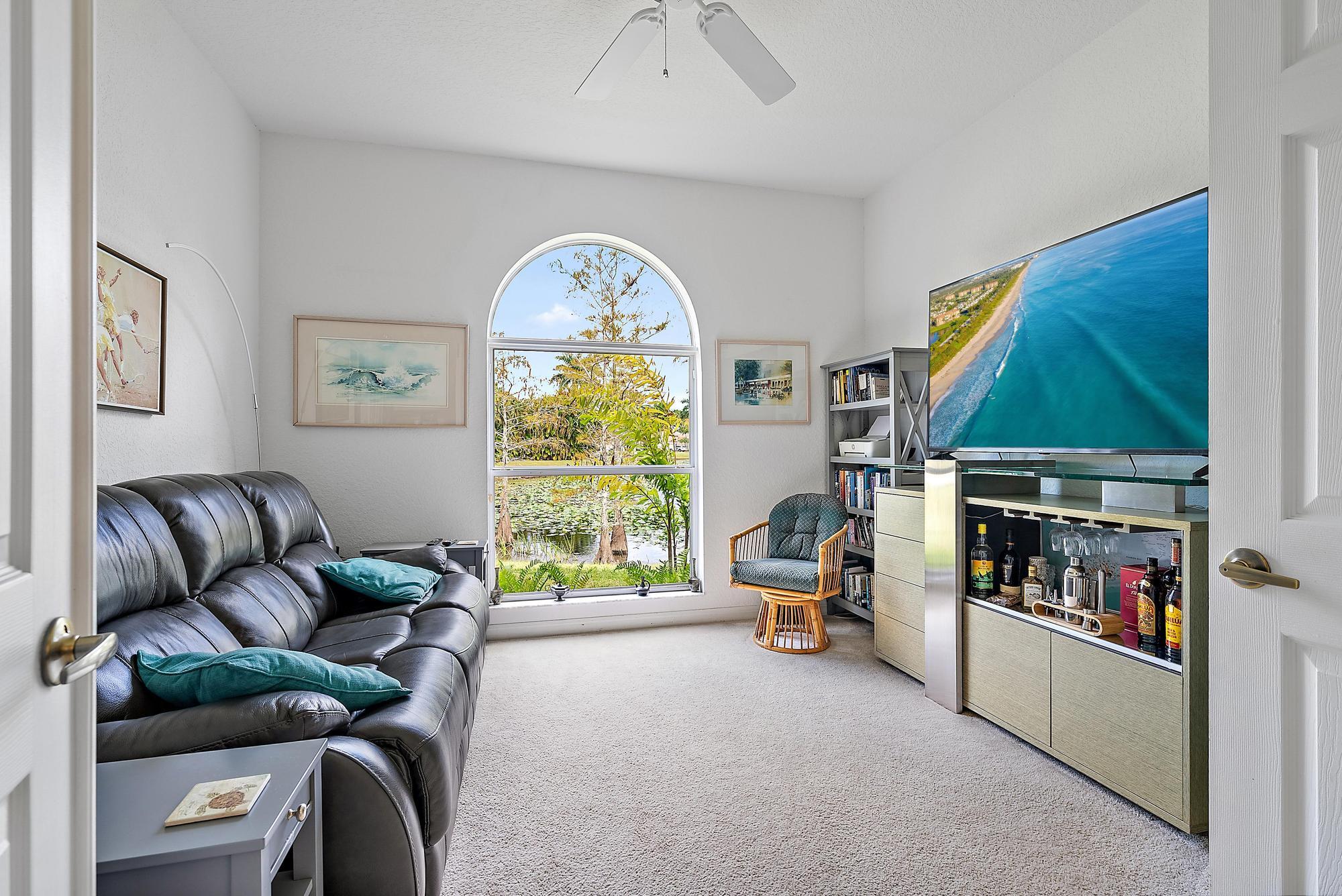 6784 SE Twin Oaks Circle