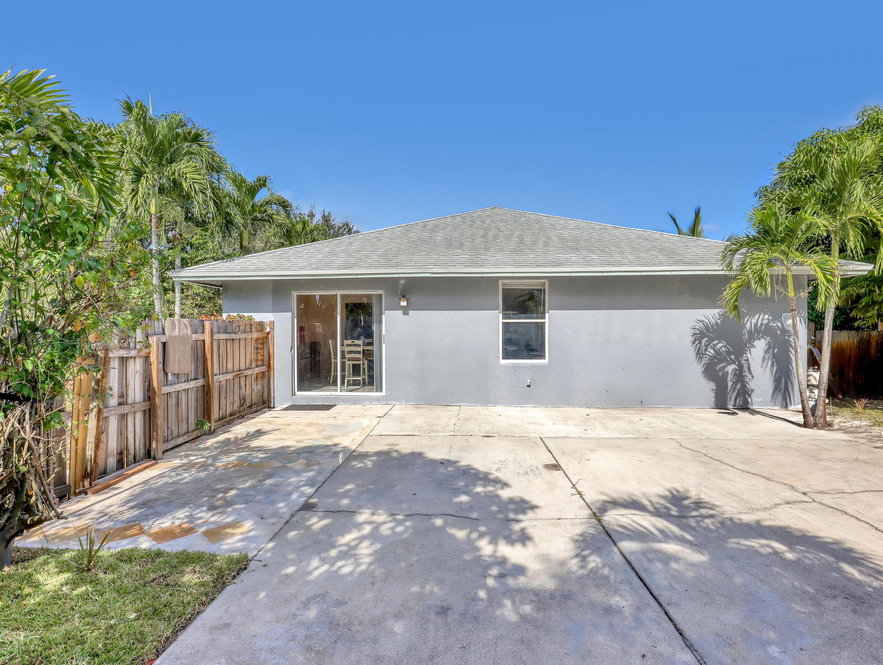 1950 Wisteria Street