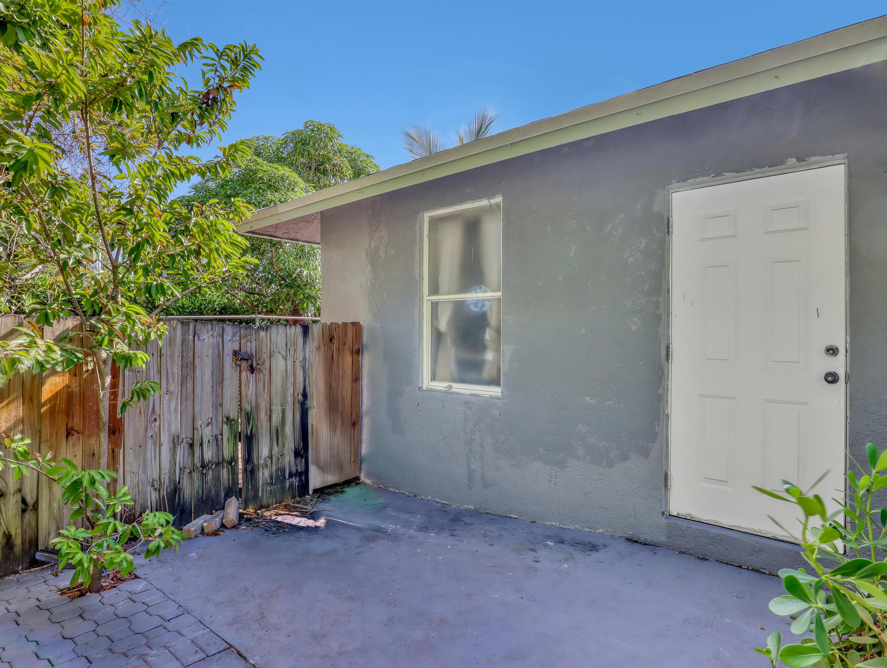 1950 Wisteria Street