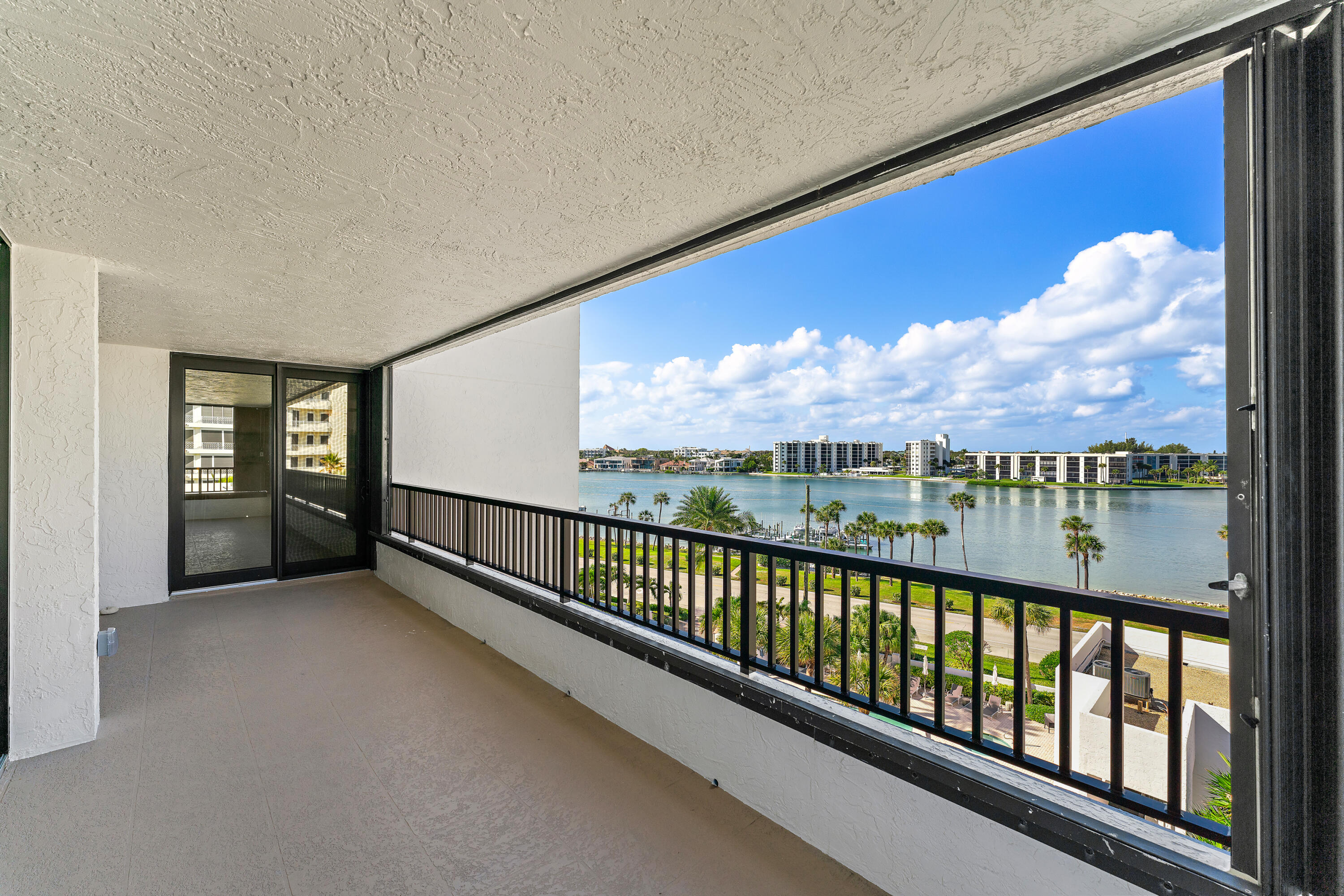 19900 Beach Road 601