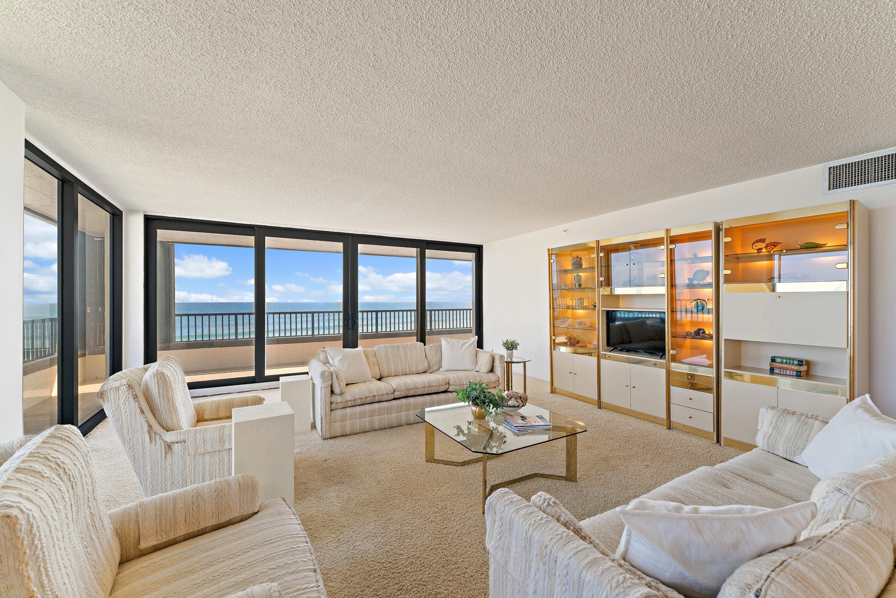 19900 Beach Road 601