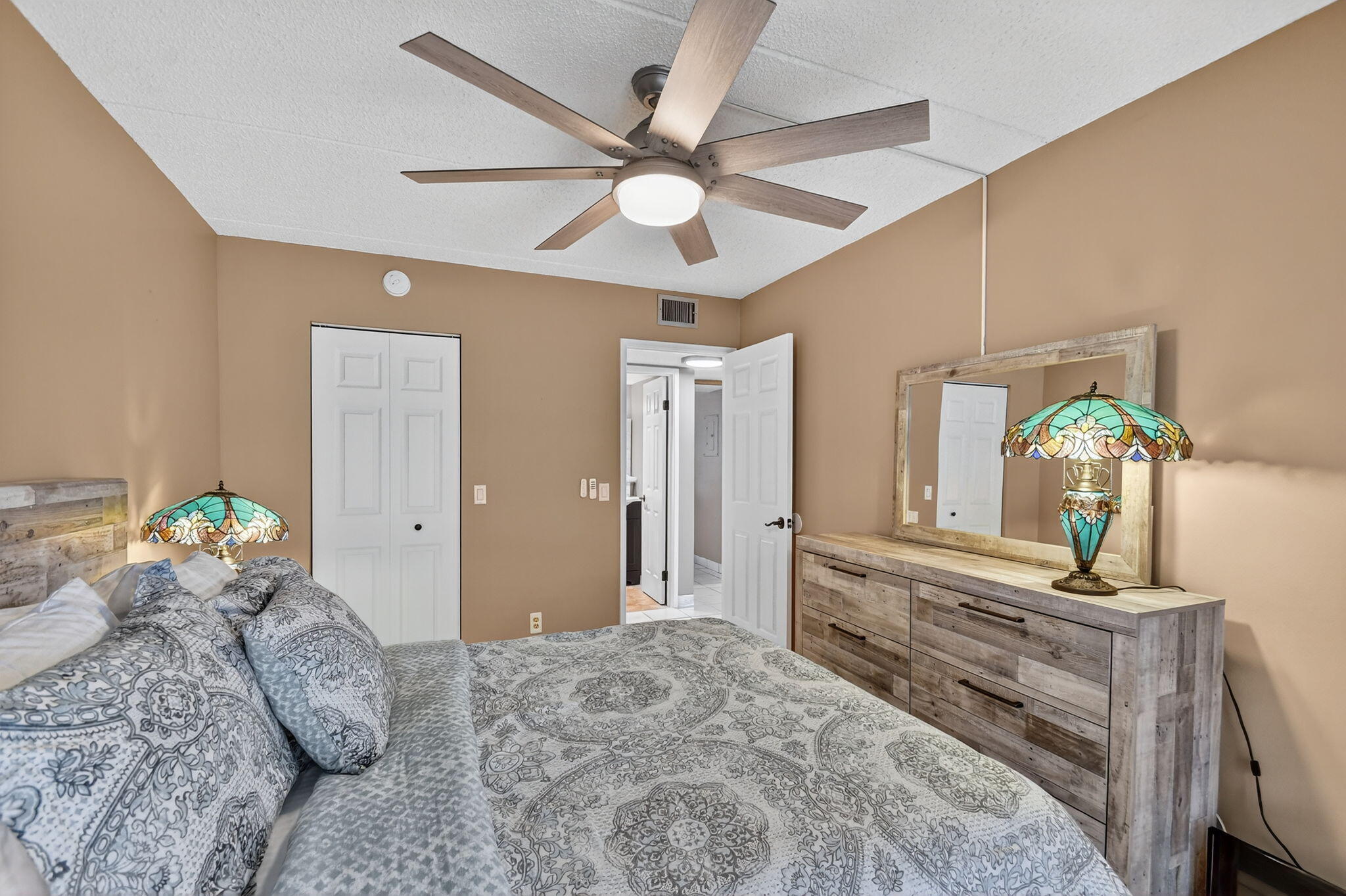 3200 Springdale Boulevard 217