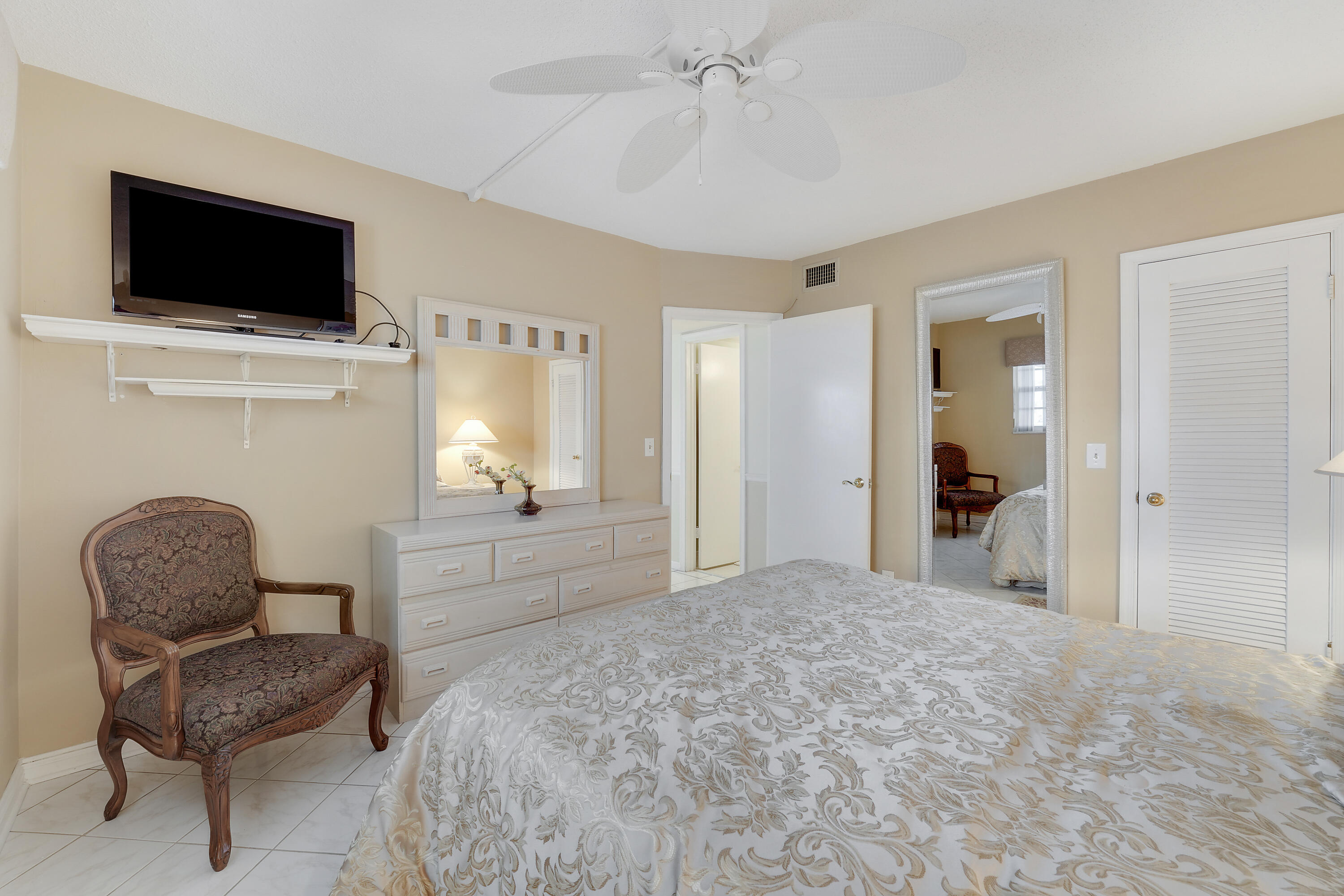 20 Yacht Club Drive 312