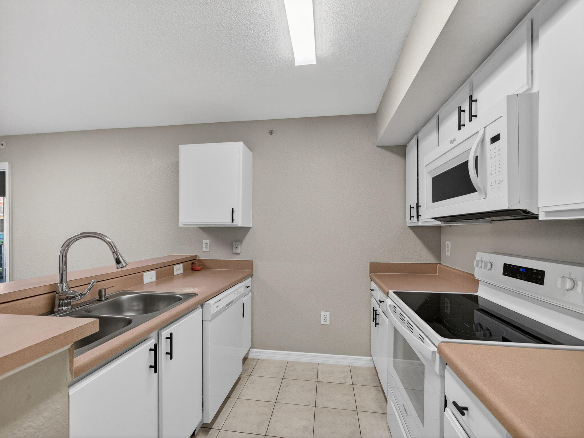 121 SW Palm Drive 107