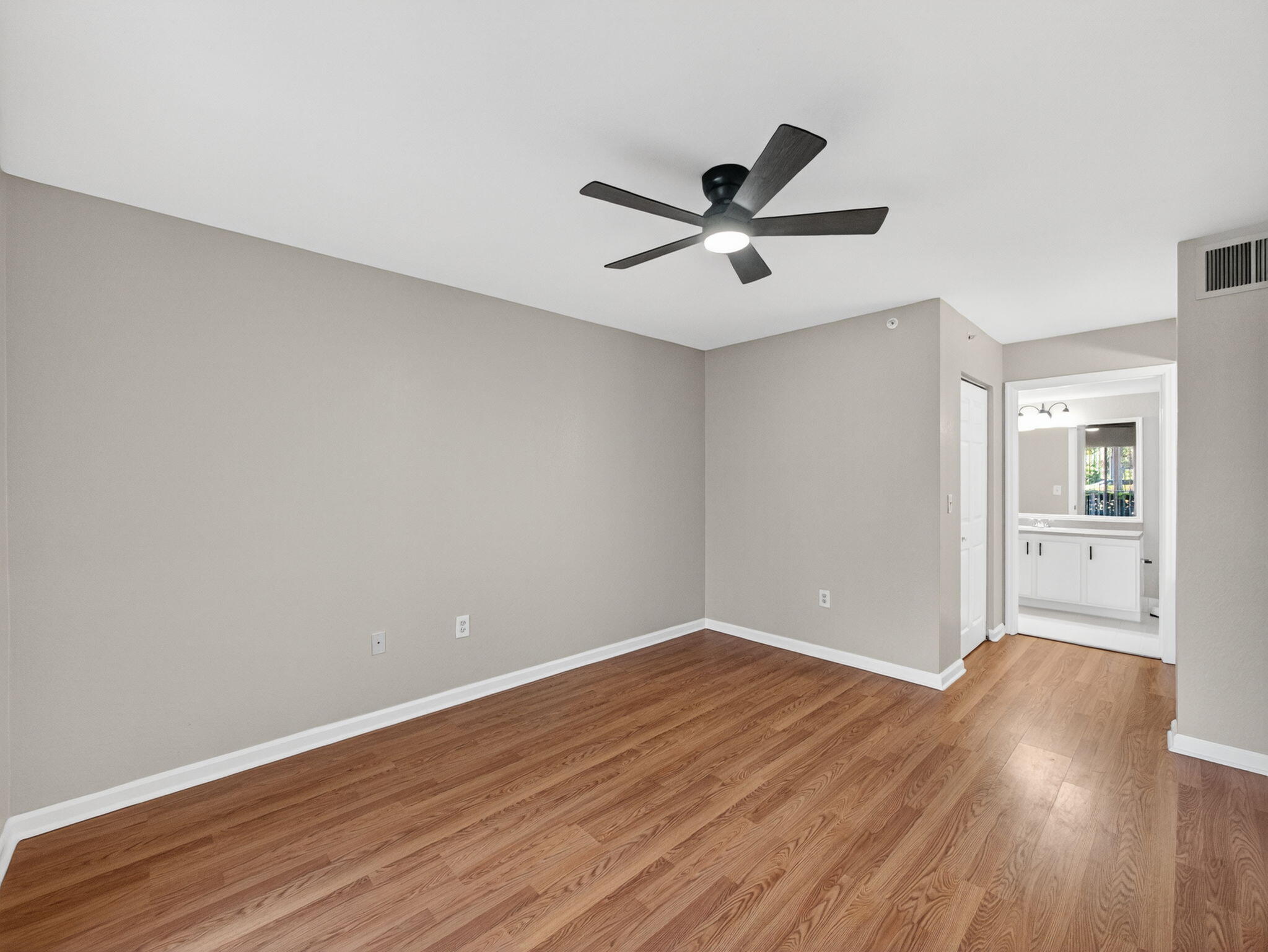 121 SW Palm Drive 107