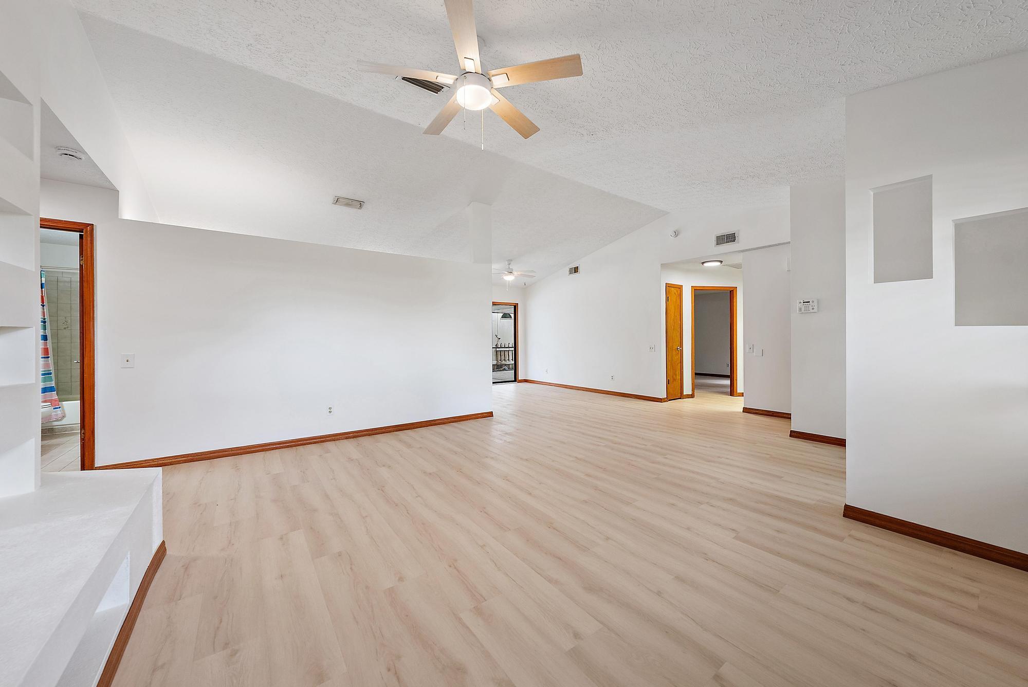 489 SE Evergreene Terrace