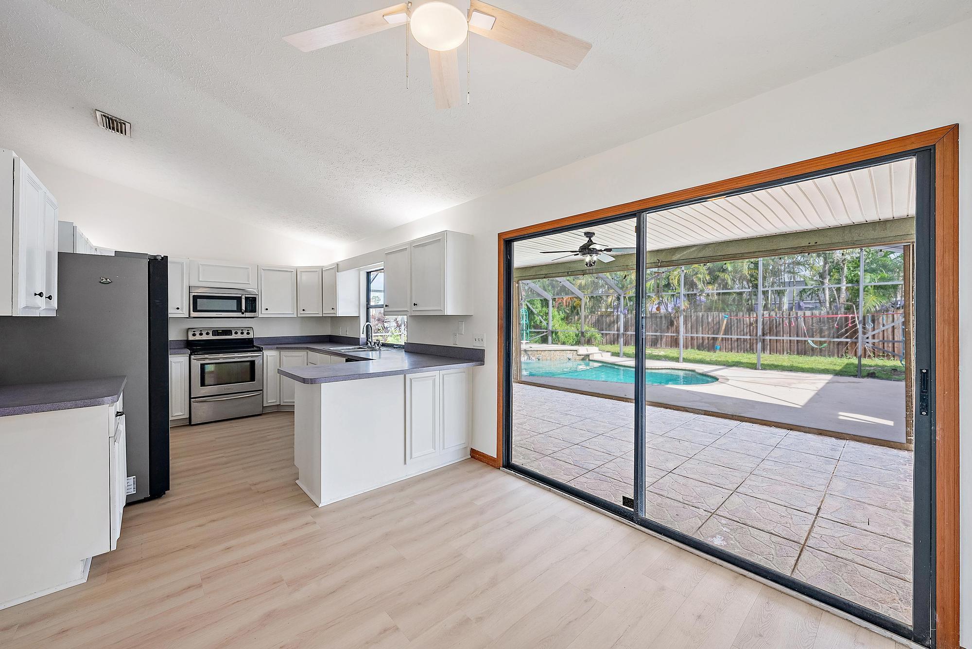 489 SE Evergreene Terrace